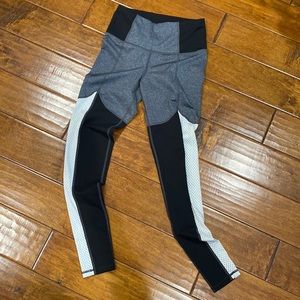Lucy “To The Barre” Mid Rise Textured Full Length Leggings